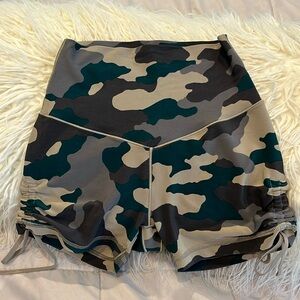 Offline by Aerie real me shortie hi rise 3” inseam